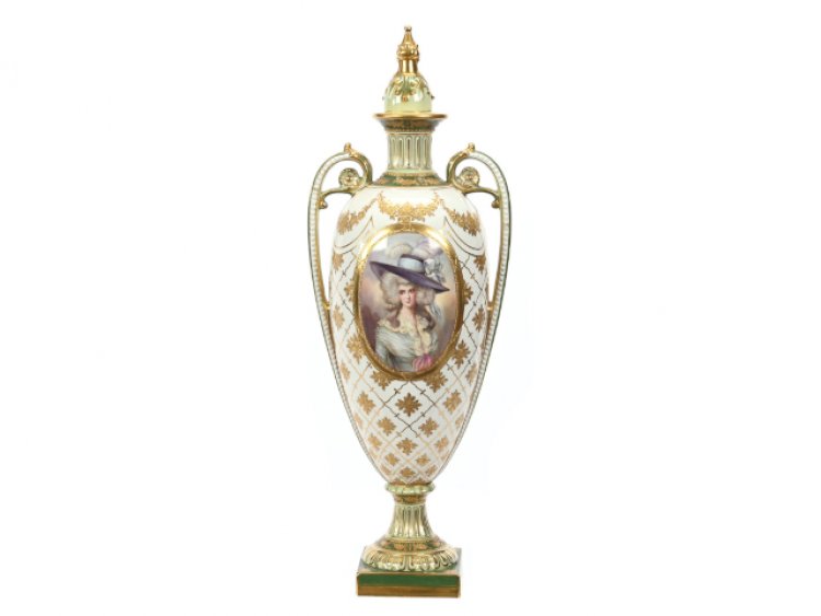 Fine Pieces by Limoges, Royal Bonn, Lladro, Wave Crest, Moser, Others at Woody Auction, April 22nd